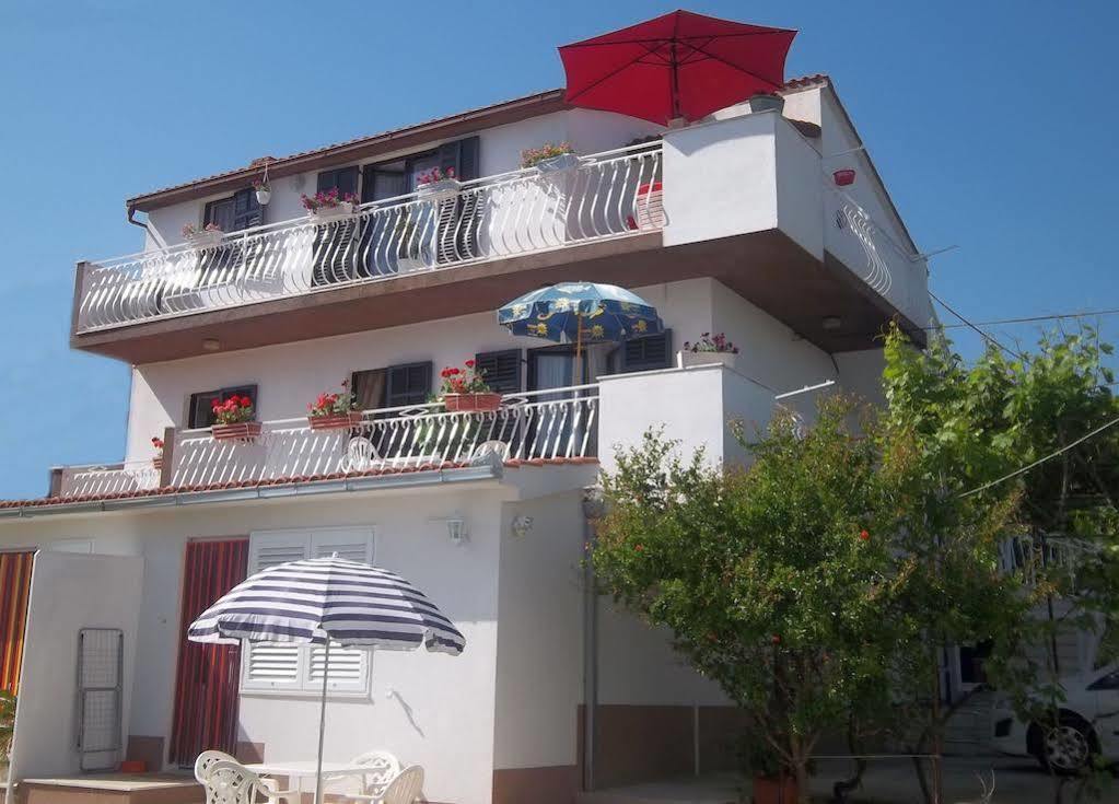 Apartment Mihovilovic Slatine Ngoại thất bức ảnh